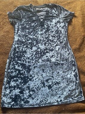 Adam Levine Collection Crushed Velvet Lace-Up Short Sleeve Dress in Silver Gray